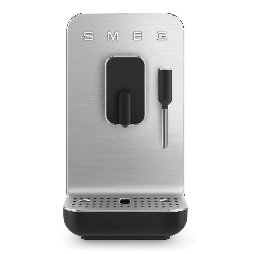 Smeg BCC12BLMEU kahviautomaatti maidonvaahdotusputkella musta